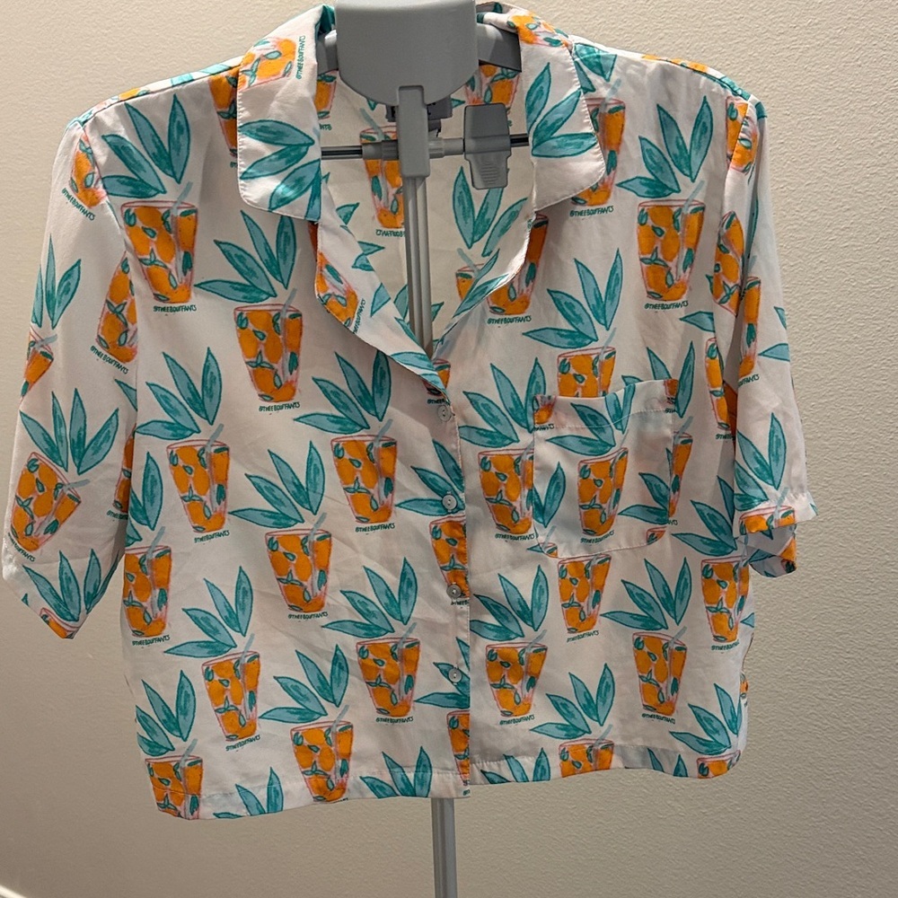 Bouffants & Broken Hearts Women's tropical Pajama top - Picture 2 of 9